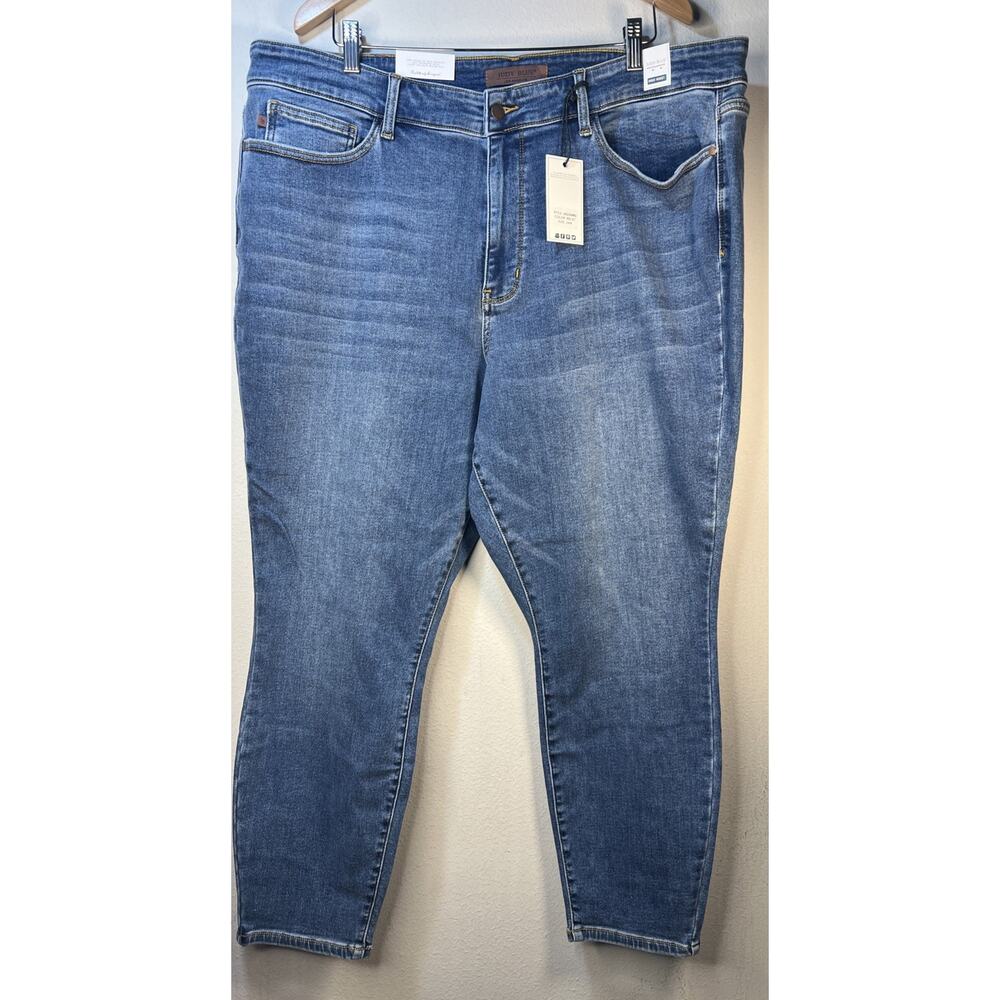 Judy Blue 24W High Waist Relaxed Fit 5 Pocket Jean Size 24 W Skinny Slimming NWT